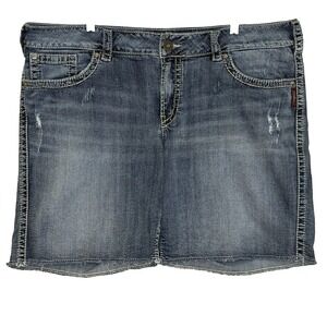 Silver McKenzie Jean Shorts Womens Size 22 Distressed Medium Wash Flap Pockets